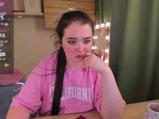 Alicenextdoor webcam