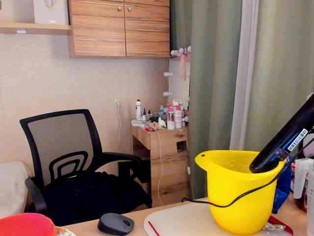 Alicenextdoor webcam