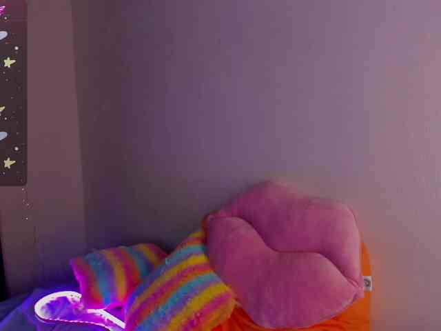 Alicenextdoor webcam