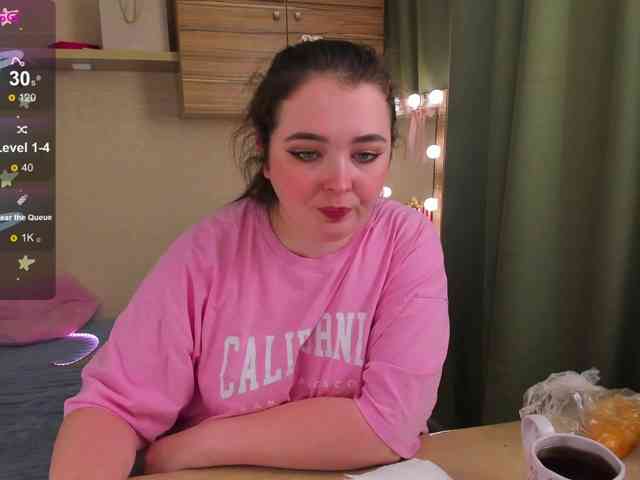 Alicenextdoor webcam