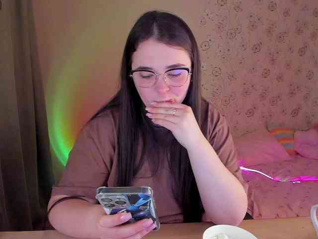 Alicenextdoor webcam