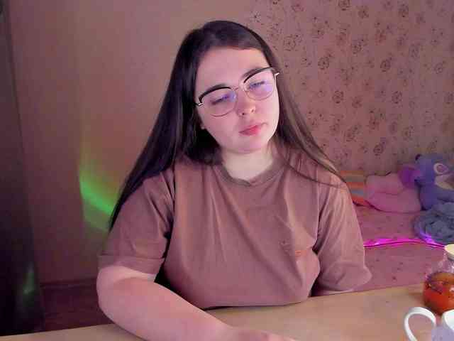 Alicenextdoor webcam