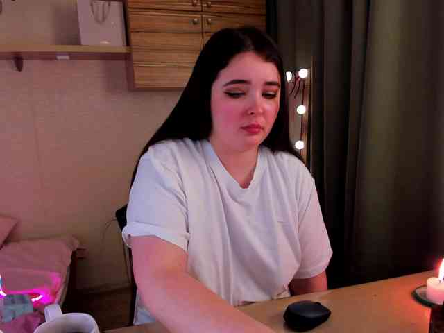 Alicenextdoor webcam