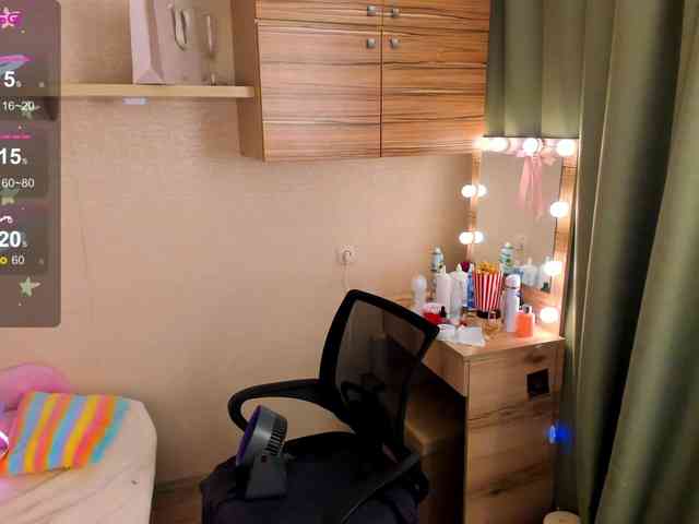 Alicenextdoor webcam