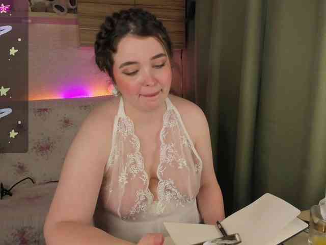 Alicenextdoor webcam