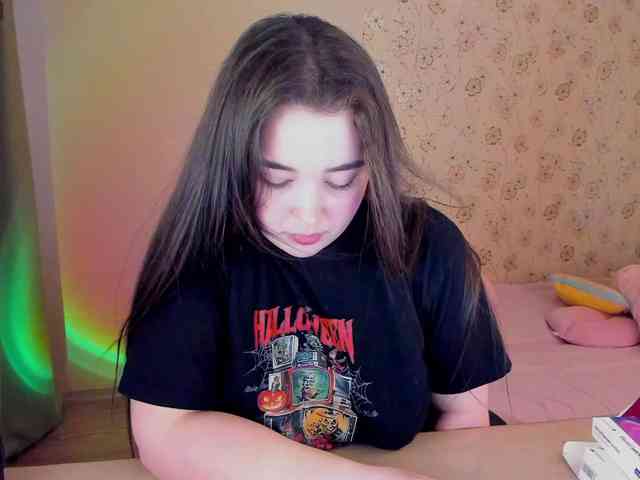 Alicenextdoor webcam