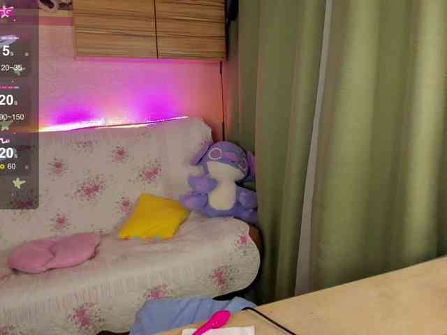 Alicenextdoor webcam