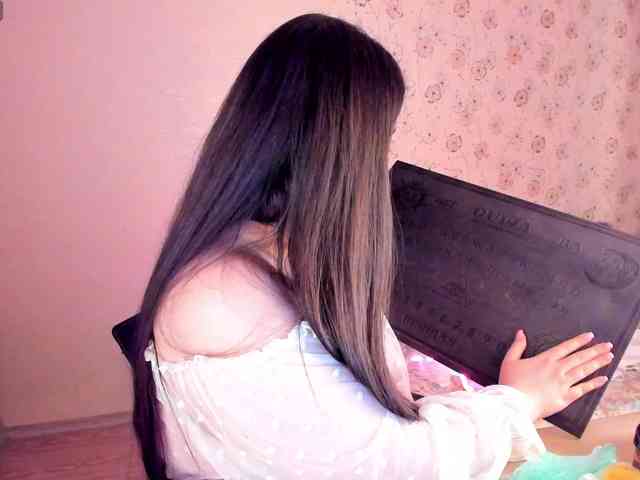 Alicenextdoor webcam