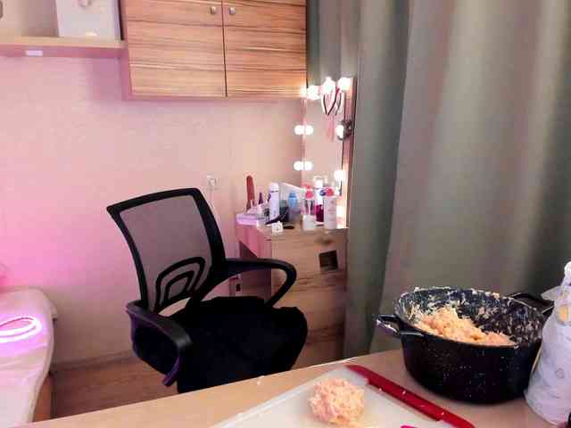 Alicenextdoor webcam