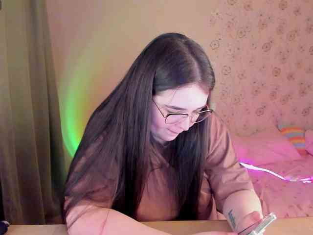 Alicenextdoor webcam