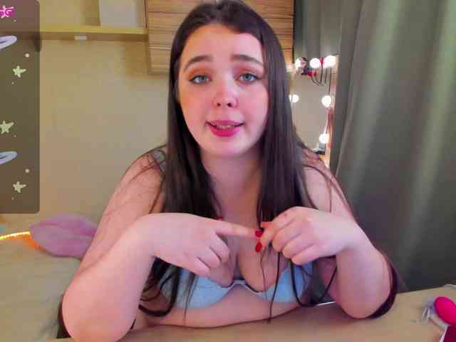 Alicenextdoor webcam