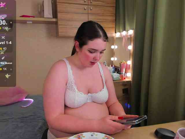 Alicenextdoor webcam