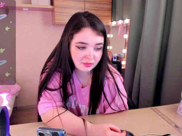 Alicenextdoor webcam