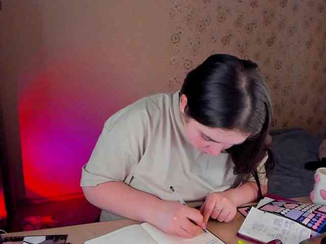 Alicenextdoor webcam