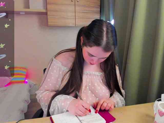 Alicenextdoor webcam