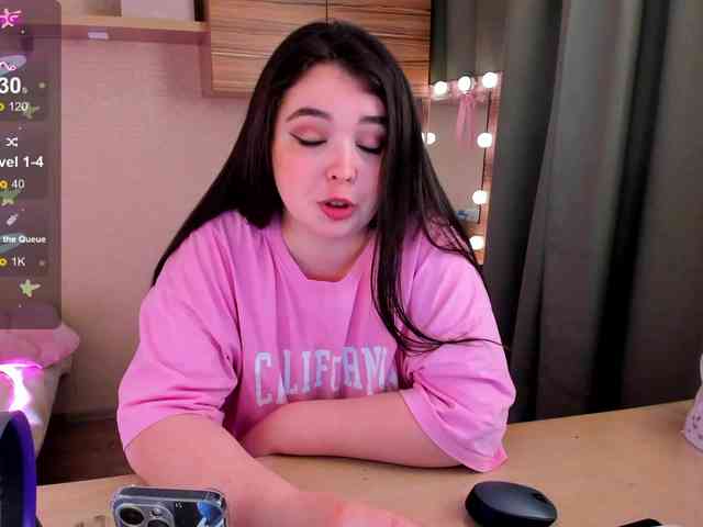 Alicenextdoor webcam