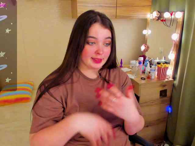 Alicenextdoor webcam