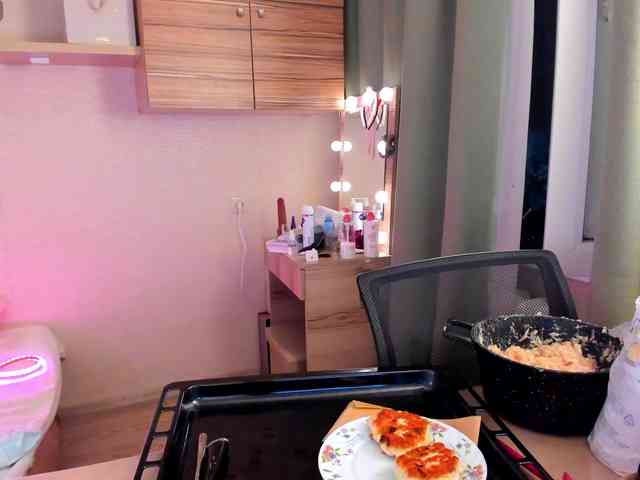 Alicenextdoor webcam