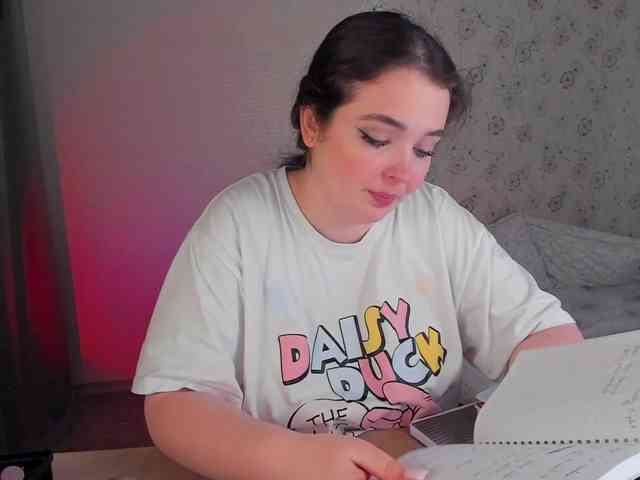 Alicenextdoor webcam