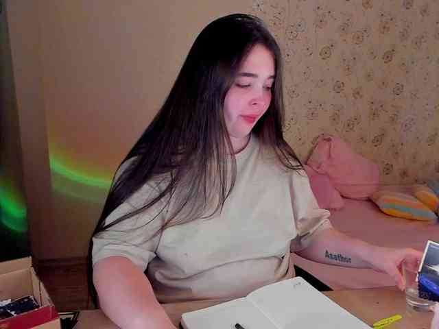 Alicenextdoor webcam