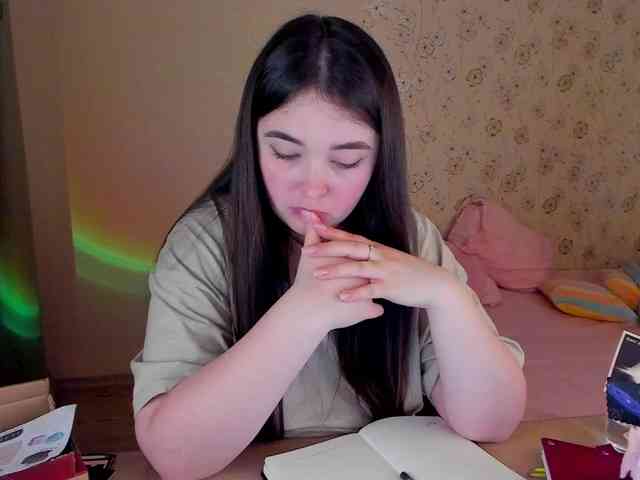 Alicenextdoor webcam