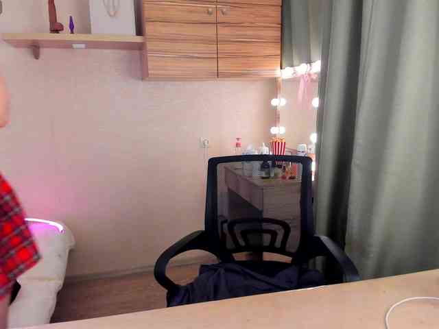 Alicenextdoor webcam