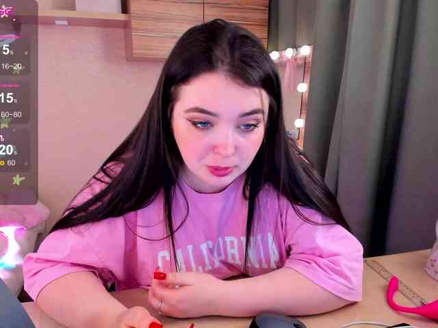 Alicenextdoor webcam