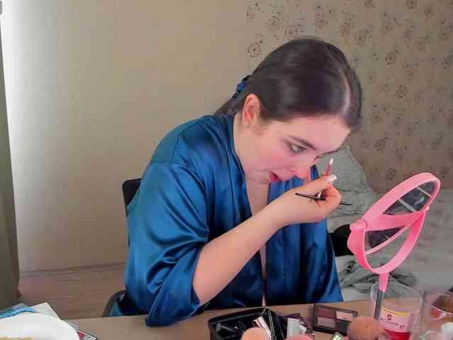 Alicenextdoor webcam