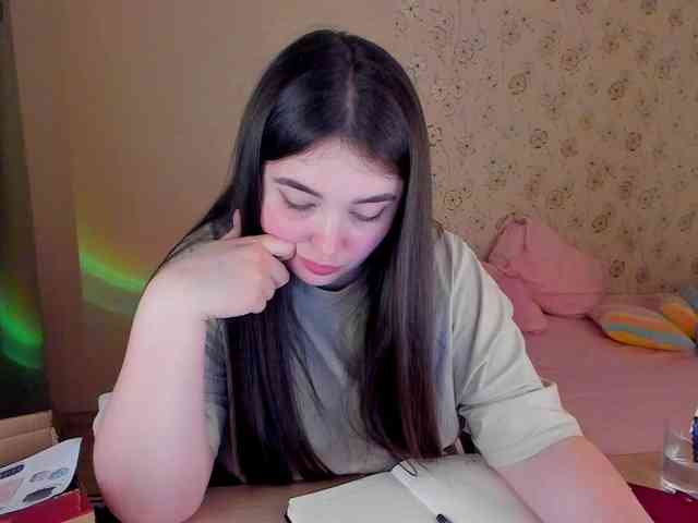 Alicenextdoor webcam