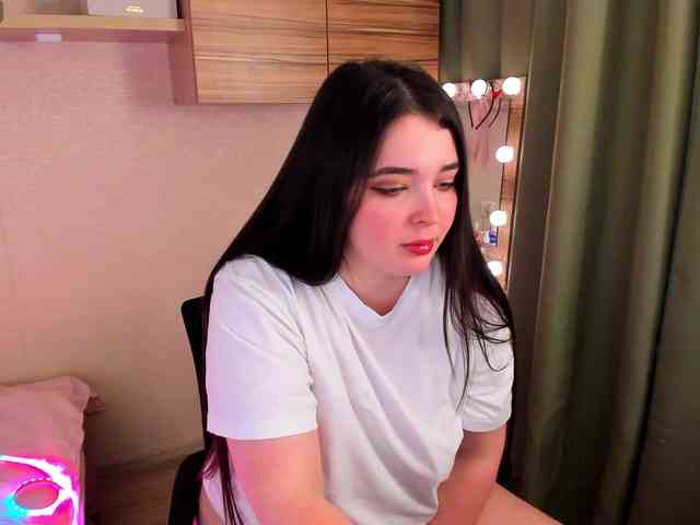 Alicenextdoor webcam