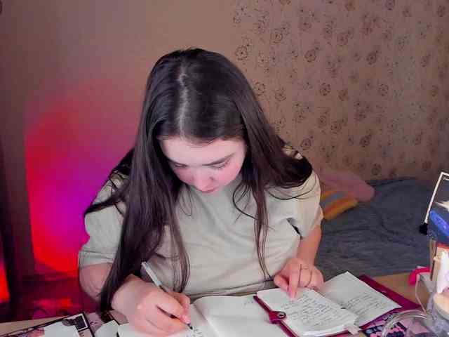 Alicenextdoor webcam