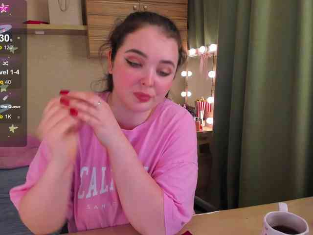 Alicenextdoor webcam