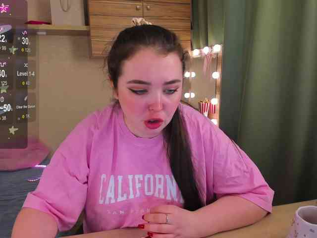 Alicenextdoor webcam