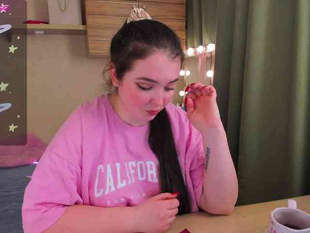 Alicenextdoor webcam