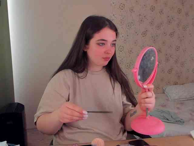 Alicenextdoor webcam