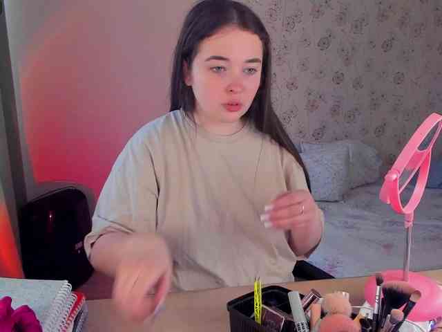 Alicenextdoor webcam