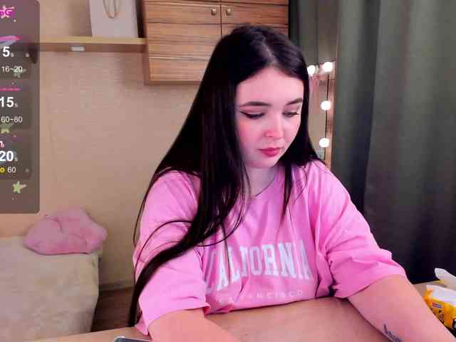 Alicenextdoor webcam