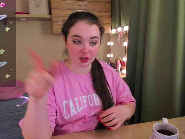 Alicenextdoor webcam