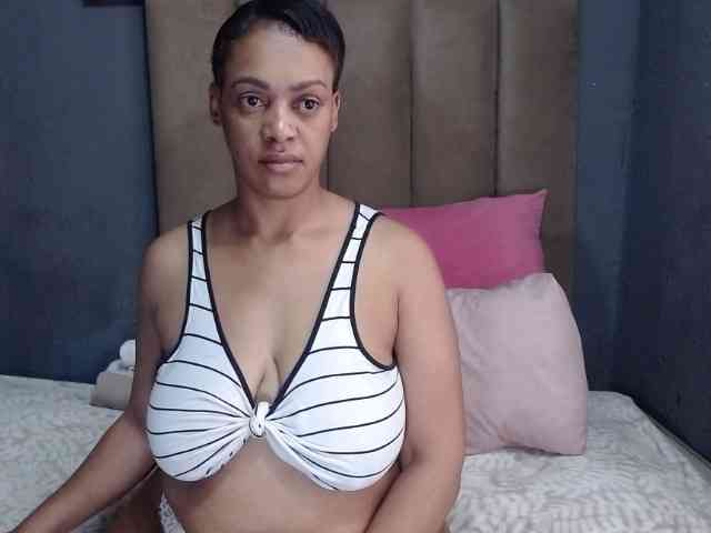 GoddessEmpressxxx1 webcam