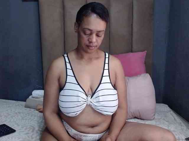 GoddessEmpressxxx1 webcam