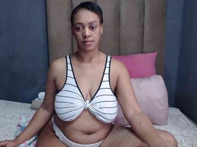 GoddessEmpressxxx1 webcam