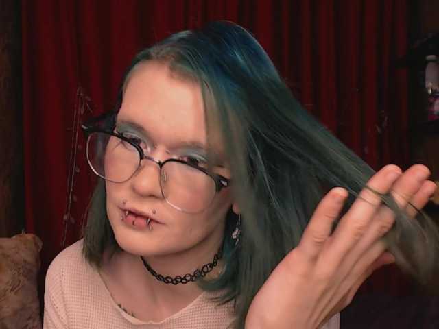 Velvet-and-Venom's BongaCams show and profile