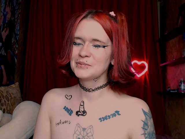 Velvet-and-Venom webcam