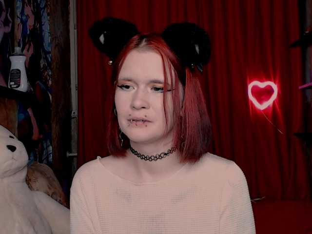 Velvet-and-Venom webcam