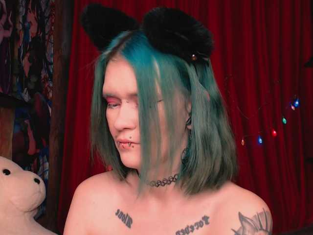 Velvet-and-Venom's BongaCams show and profile