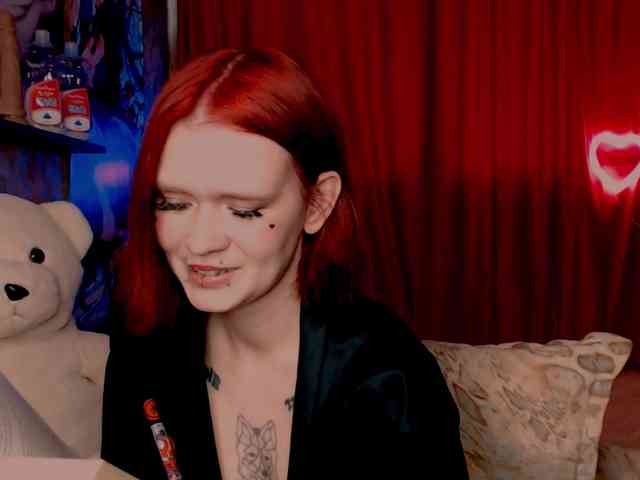 Velvet-and-Venom webcam