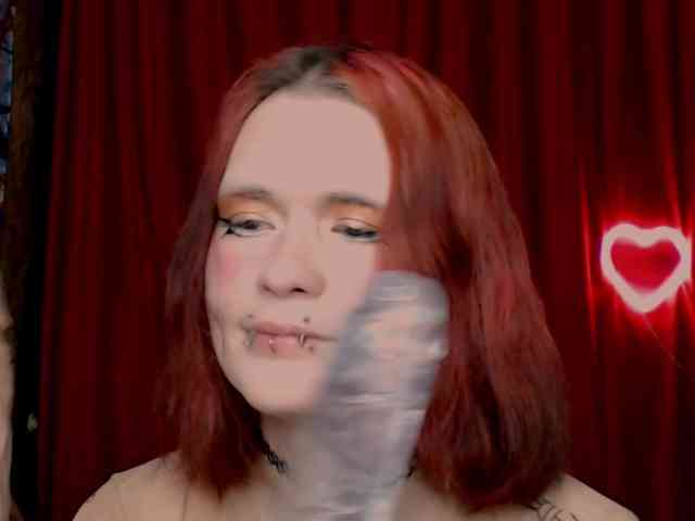 Velvet-and-Venom webcam