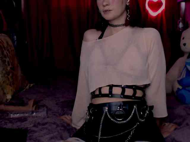 Velvet-and-Venom webcam