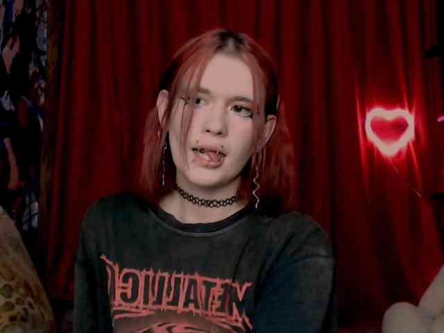 Velvet-and-Venom webcam