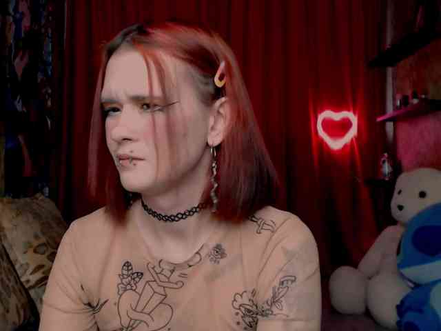 Velvet-and-Venom webcam